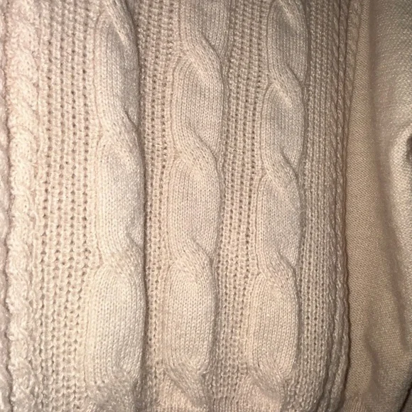 Soft Cable-Knit Bow Accent Sweater - Cream - Picture 3 of 3